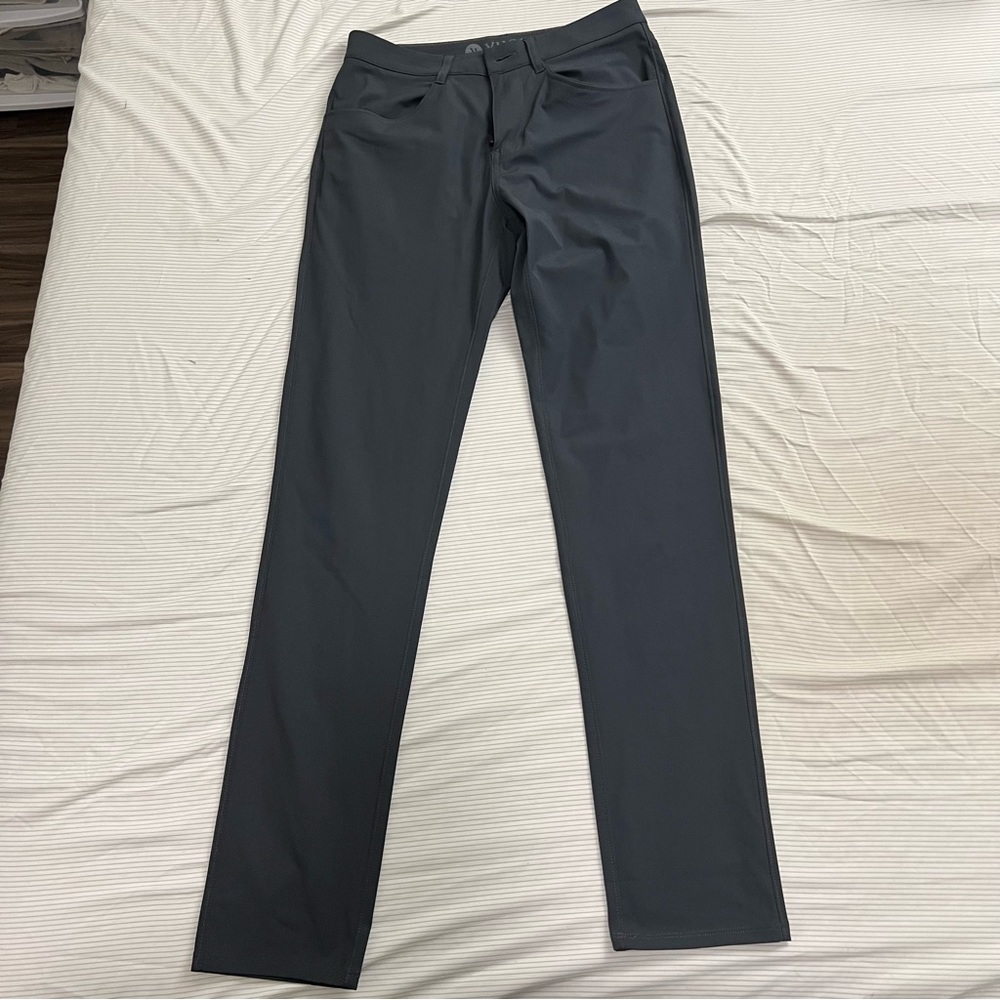 Vuori Meta Pant in Charcoal Size 28x32